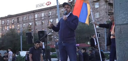 Էս հիմարը ժողովրդին, ներողություն եմ խնդրում, բայց դրել ա էշի տեղ․ ուրիշ բացատրություն չկա․ Իշխան Սաղաթելյան