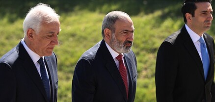 Բարձրագույն ղեկավարությունը հարգանքի տուրք է մատուցել Սարդարապատի ճակատամարտի հերոսների հիշատակին․ լուսանկարներ
