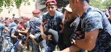 Ոստիկանները գնալով ավելի վայրի ու ագրեսիվ են դառնում