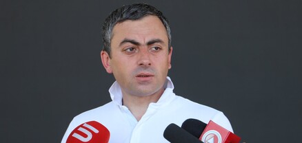 Դե արի՛, ընկե՜ր Իշխան, տակից դո՛ւրս արի