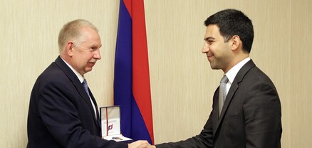 ՊԵԿ նախագահ Ռուստամ Բադասյանը ՀՀ-ում ՌԴ մաքսային ծառայության ներկայացուցչին պարգևատրել է մեդալով