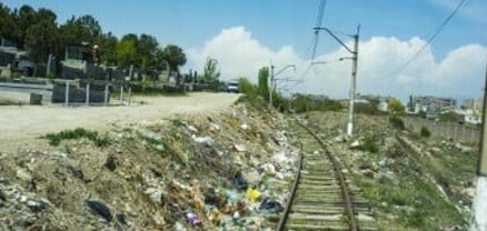 ՀԿԵ-ն և Երևանի քաղաքապետարանը տոննաներով աղբ են հանել երկաթուղային գծերից