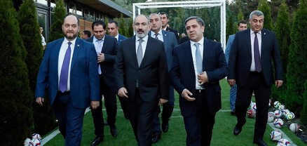 Փաշինյանի՝ ֆուտբոլի մասին միտքը ծիծաղ է առաջացրել դահլիճում. Ժողովուրդ