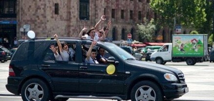 «Վերջին զանգ». ոստիկանության հատուկ տարածքներ են տեղափոխվել 20 ավտոմեքենա, 17-ի ղեկին եղել են անչափահասներ