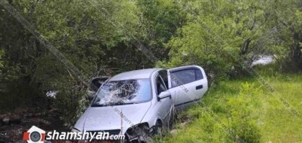 Մեքենան դուրս է եկել երթևեկելի գոտուց և հայտնվել գետում․ shamshyan.com