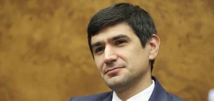 Արագածոտնի մարզպետը շարունակում է մարզպետարանը համալրել մտերիմներով. Հրապարակ