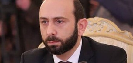 Արարատ Միրզոյանը հանդիպել է ռազմագերիների ծնողների և հարազատների հետ