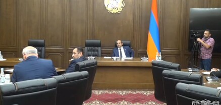Ավագանու նիստում բացակայող համայնքի ղեկավարին կամ նրա տեղակալին կփոխարինի ավագանու տարիքով մեծ անդամը. փոխնախարար