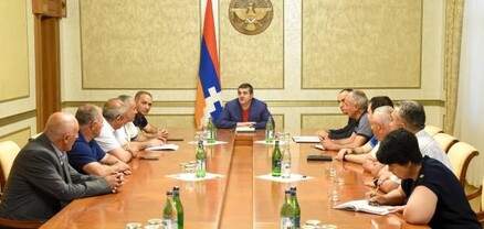 Արայիկ Հարությունյանը հանրային գործիչների և ՀԿ-ների ներկայացուցիչների հետ քննարկել է հանրային խորհրդի ձևավորման հարցեր