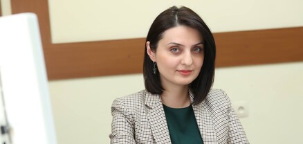 Զարուհի Բաթոյանը ԱԺ նիստերի դահլիճում «տիկ-տոկ» է նկարել