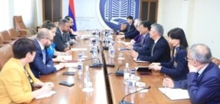 Վահան Քերոբյանը և ԱԶԲ փոխնախագահն անդրադարձել են տրանսպորտային և լոգիստիկ ենթակառուցվածքների բարելավմանը