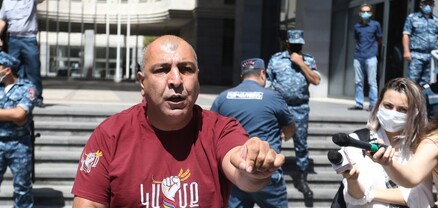 Նիկոլենք ու էս սորոսականները շատ պուճուր են, որ ինձ վրա կոմպրոմատներ ունենան․ ինչու Վահագն Չախալյանը դադարեց ակցիաներ անել  
