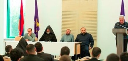 Մայր Աթոռ Սուրբ Էջմիածնում տեղի ունեցավ վարդապետական թեզի պաշտպանություն