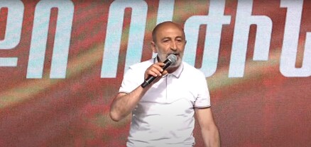 Քանդակագործնե՛ր, վաղը ու՞մ արձանն եք կառուցելու՝ Աթաթուրքի՞, Էրդողանի՞, թե՞ Ալիևի. ինչո՞ւ ձեր ժողովրդի կողքին չեք. Աշոտ (Երկաթ) Մինասյան