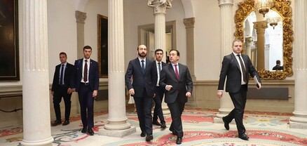 Արարատ Միրզոյանը առանձնազրույց է ունեցել Իսպանիայի ԱԳ նախարարի հետ