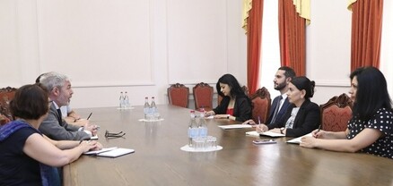 Ռուբեն Ռուբինյանը մի խումբ դեսպանների ներկայացրել է ՀՀ-Թուրքիա հարաբերությունների կարգավորման գործընթացի զարգացումները