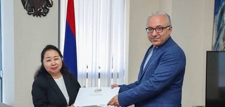 Լաոսի դեսպանն իր հավատարմագրերի պատճենն է հանձնել ՀՀ ԱԳ նախարարի տեղակալին