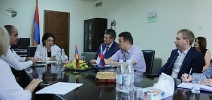 Ժաննա Անդրեասյանը ՌԴ լուսավորության փոխնախարարի հետ քննարկել է ՀՀ-ում ռուսերենով ուսուցմամբ դասարանների գործունեությանը