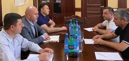 Արմեն Աշոտյանն ու Տիգրան Աբրահամյանը հանդիպել են Արցախի ԱԺ «Արդարություն» խմբակցության պատգամավորների հետ