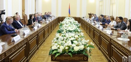 Ալեն Սիմոնյանն ու ԳԴՀ պատվիրակության անդամները քննարկել են տարածաշրջանում տևական խաղաղությանն ու անվտանգությանն առնչվող հարցեր