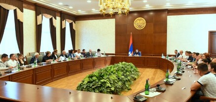 ԱՀ նախագահը մասնակցել է Շուշիի տեխնոլոգիական համալսարան հիմնադրամի հոգաբարձուների խորհրդի նիստին