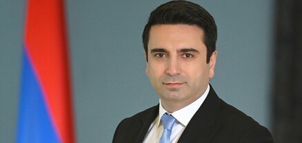 Ալեն Սիմոնյանի դեմքին գինի են շփել, ԱԺ նախագահն էլ թքել է քաղաքացու դեմքին