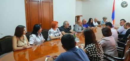 Արցախի պետական նախարարը ոլորտի զարգացման հարցեր է քննարկել Տուրիզմի հայկական ֆեդերացիայի պատվիրակության հետ