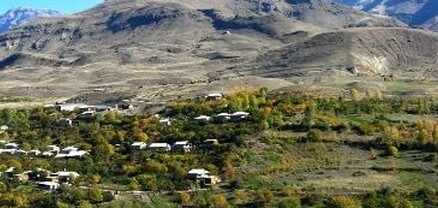 Փամփուշտը երևի գյուղապետի գլխին պիտի ընկներ, կեսից շեղվել է, ընկել մեքենայի վրա