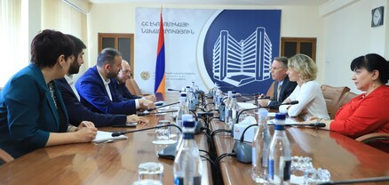 Վահան Քերոբյանը և Կարոլին Գեգինատը քննարկել են լոգիստիկ ենթակառուցվածքների բարելավմանն առնչվող հարցեր