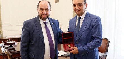 Երևանի պետական բժշկական համալսարանի ռեկտորը պարգևատրվել է ՀՀ վարչապետի հուշամեդալով