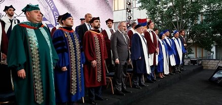 Բուհերից հեռո՛ւ մնացեք, դուք «լավագույն հակագովազդն» եք կրթության՝ ձեր անդիպլոմ վարչապետով և նրա բանվոր որդիով
