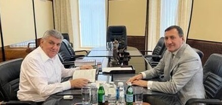 Տիգրան Արզաքանցյանը հանդիպել է Արա Աբրահամյանի հետ. քննարկել են Հայկական հարցը