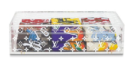 Louis Vuitton նորաձևության տունը $1990-ով վաճառում է գուլպաների հավաքածու