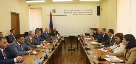 Գնել Սանոսյանն ընդունել է Օմսկի նահանգապետի գլխավորած պատվիրակությանը