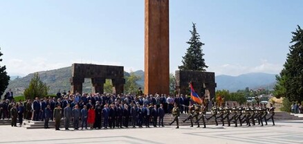Արցախի անկախության տարեդարձը՝ կրկին առանց ՀՀ իշխանական էլիտայի․ Հրապարակ