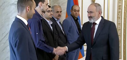 Մենք գնացել ենք երկրի վարչապետի հրավերից հետո․ Ռոբերտ Հովհաննիսյանը՝ Փաշինյանի հետ հանդիպման մասին