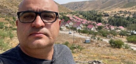 Haqqin.az-ի խմբագիրը հայտարարել է, որ իրենց նկարահանող խումբը գտնվում է հայկական ղեկավարության շտաբում