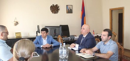 Արագածոտնի մարզպետը և ՀՀ վիճակագրական կոմիտեի մարզային վաչության պետը քննարկել են մարդահամարի խնդիրները
