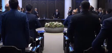 Կառավարության անդամները մեկ րոպե լռությամբ հարգեցին «Սուրմալու»-ի պայթյունից զոհվածների հիշատակը