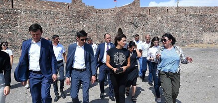 Աննա Հակոբյանի՝ Արագածոտնի մարզ երկօրյա այցելությունից բոլորը գոհ են` բացի մարզի բնակիչներից