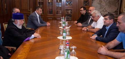 Ամենայն Հայոց Կաթողիկոսը հանդիպել է Արցախի նախագահի և ԱԺ պատվիրակության հետ