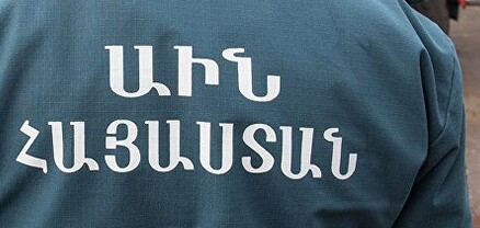 Փրկարարները քաղաքացուն իջեցրել են ծառից
