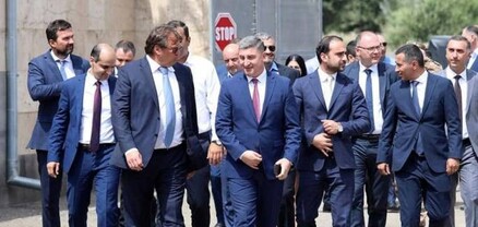 Ինչու է խորհրդականը հայտնվել մարզպետի «սև ցուցակում»․ Հրապարակ