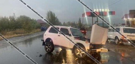 Արագածոտնի մարզում բախվել են Niva-ն ու BMW-ն. BMW-ն դուրս է եկել երթևեկելի գոտուց և հայտնվել դաշտում․ shamshyan.com