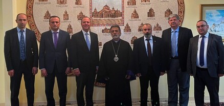 Արցախի ԱԳ նախարարը մասնակցել է Բըրբանքի Սուրբ Ղևոնդ Մայր տաճարում մատուցված պատարագին