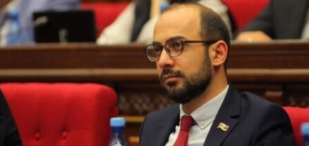 Ընդդիմություն կոչվող խմբակը դասերից փախած դպրոցականների պես կրկին չի ներկայանում նիստերին․ Արթուր Հովհաննիսյան