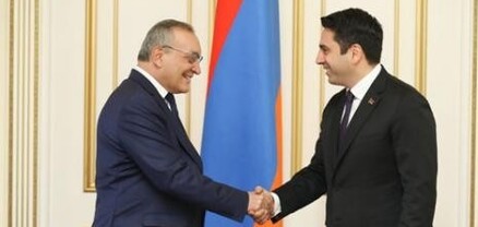 «Պետք է լինենք միասնական, համախմբված և ուժեղ»․ Ալեն Սիմոնյանը շնորհավորել է Արցախի ԱԺ նախագահին