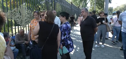 Զոհված զինծառայողների ծնողների բողոքի ակցիան՝ Աժ շենքի դիմաց. ՈւՂԻՂ