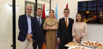 Երեք երկրների դեսպաններն ու ՄԻՊ-ը մասնակցել են Երևանում ԼԳԲՏՔ համայնքի համար նոր գրասենյակի բացմանը