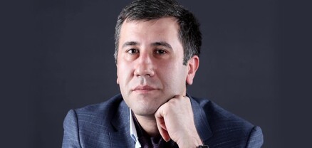 Արմեն Գրիգորյանի գործով դատական նիստը կարճ տևեց. նրա աթոռին որդին էր, իսկ դատախազական աթոռը դատարկ էր․ Մելիքյան